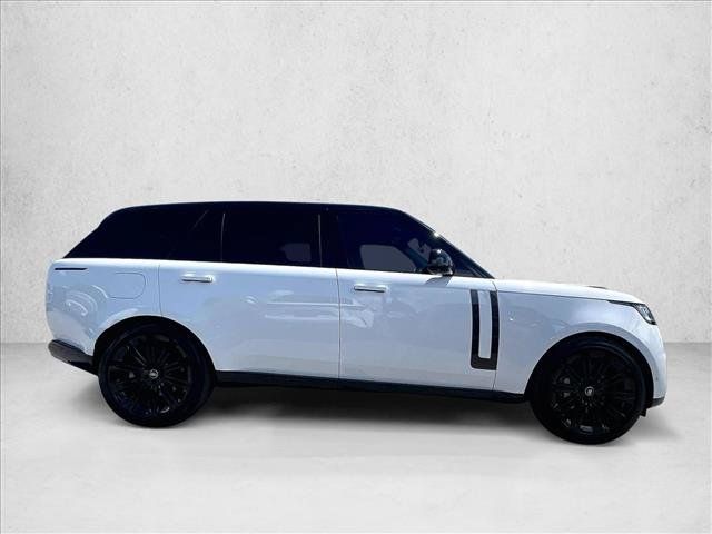 Used 2024 Land Rover Range Rover Long Wheelbase SE AWD/4WD image 4