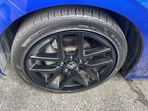 Used 2023 Honda Civic Sport image 2
