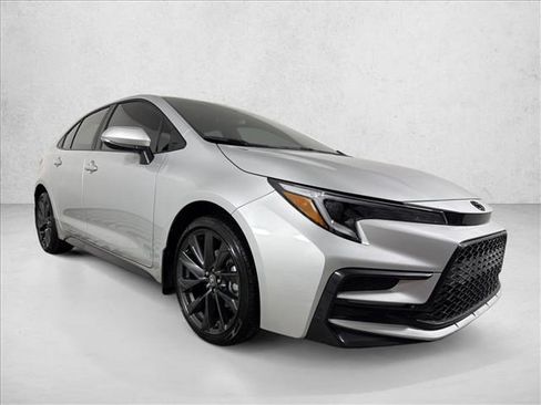 Used 2026 Toyota Corolla SE FWD image 1
