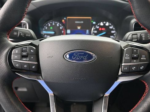 Used 2024 Ford Explorer ST-Line w/ Class IV Trailer Tow Package AWD/4WD image 31