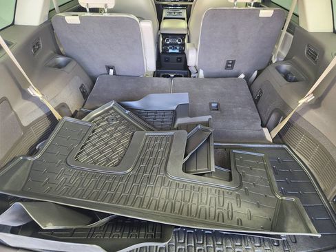 Used 2023 Lincoln Aviator AWD w/ Premium Package image 20