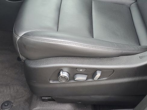 Used 2020 Cadillac XT4 Premium Luxury w/ Enhanced Visibility Package image 9