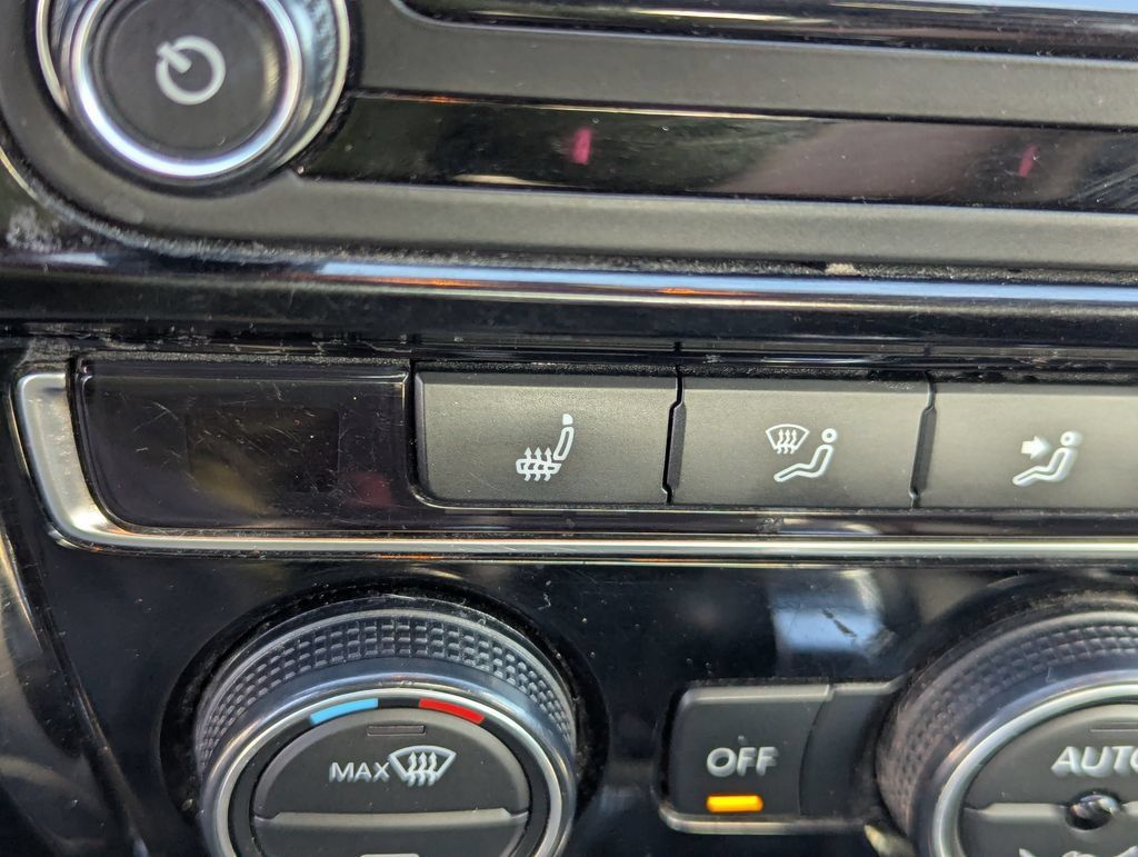 Used 2018 Volkswagen Jetta GLI FWD image 17
