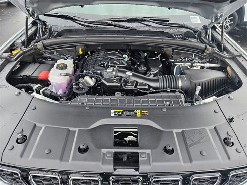 New 2025 Jeep Grand Cherokee L Limited w/ Trailer Tow Package image 40