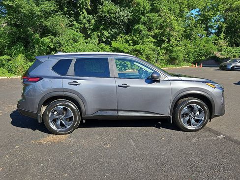Certified 2024 Nissan Rogue SV w/ SV Premium Package AWD/4WD image 7