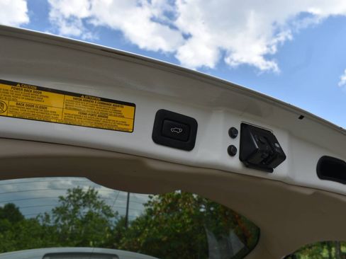 Used 2009 Toyota Venza AWD image 11