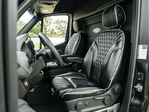 Used 2019 Mercedes-Benz Sprinter 170 image 23