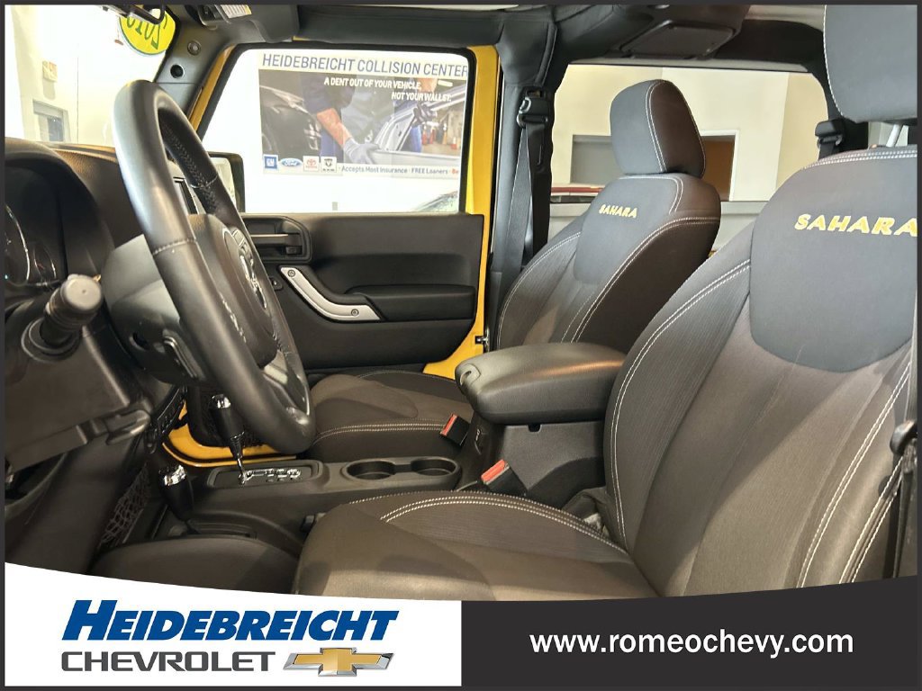 Used 2015 Jeep Wrangler Sahara w/ Connectivity Group AWD/4WD image 12