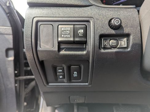 Used 2013 Lexus IS 250C w/ Luxury Pkg image 14