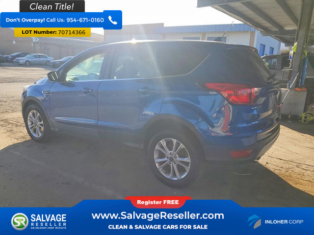 Used 2019 Ford Escape SE FWD image 3