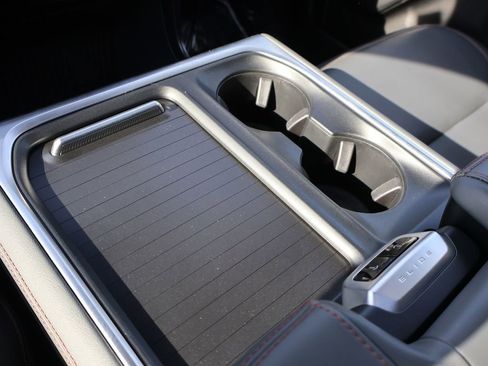 Used 2025 Ford Expedition Active image 41