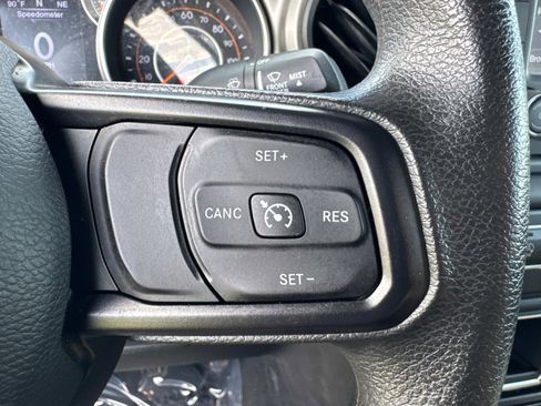 Used 2018 Jeep Wrangler Sport image 27