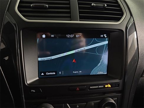 Used 2017 Ford Explorer XLT w/ Equipment Group 202A image 13