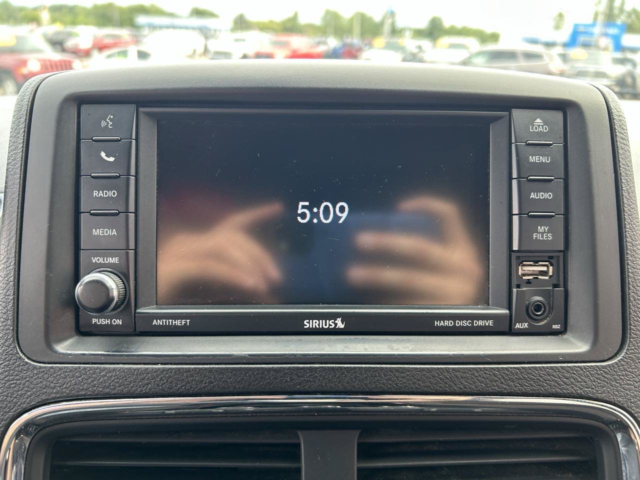 Used 2018 Dodge Grand Caravan SE FWD image 21