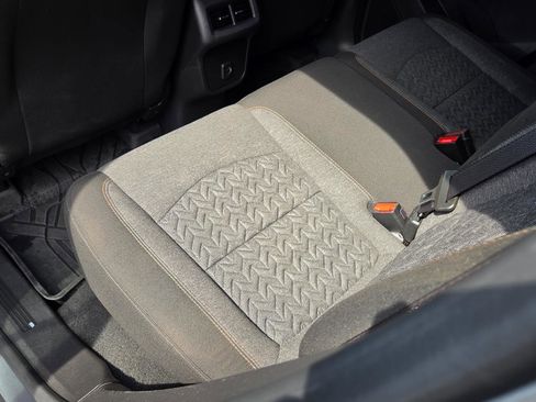 Used 2023 Chevrolet Equinox LT image 33