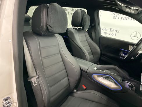 New 2026 Mercedes-Benz GLS 580 4MATIC image 18