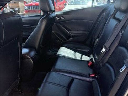 Used 2018 MAZDA MAZDA3 Touring FWD image 10