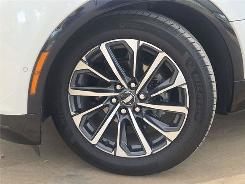 Used 2024 Cadillac Lyriq Sport AWD/4WD image 8