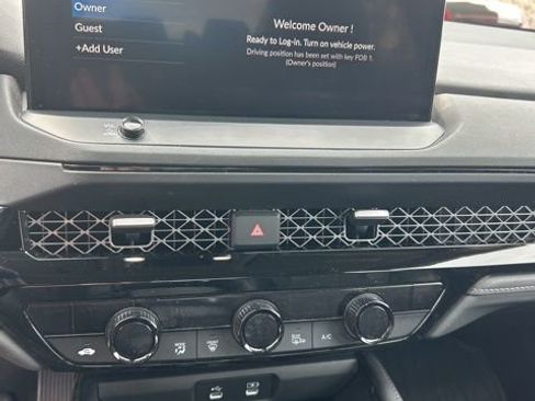 Used 2023 Honda Accord Touring image 17