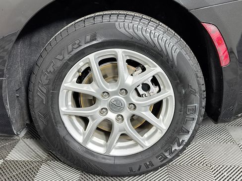 Used 2021 Chrysler Voyager Lxi image 36