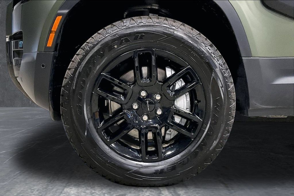 New 2026 Land Rover Defender 110 S AWD/4WD image 14