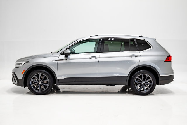 Used 2023 Volkswagen Tiguan SE FWD image 26