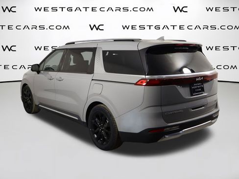 Used 2022 Kia Carnival SX Prestige image 52