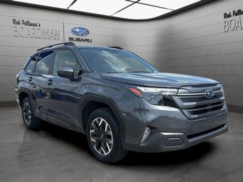 Used 2025 Subaru Forester Premium w/ Convenience Package #1 AWD/4WD image 2