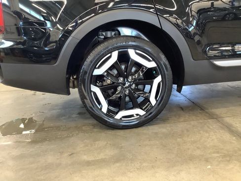 Certified 2023 Kia Telluride S w/ S Sunroof Package AWD/4WD image 14