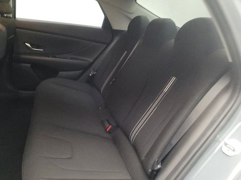 Used 2022 Hyundai Elantra SEL FWD image 18