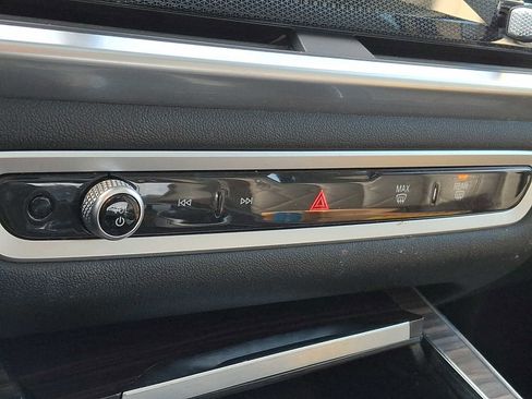 Used 2023 BMW X7 xDrive40i w/ Premium Package image 12