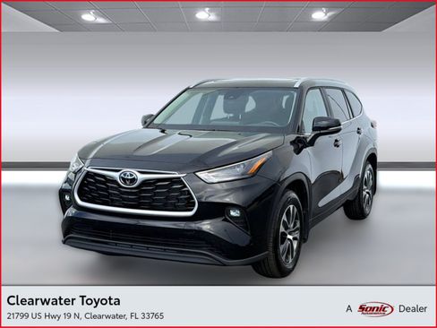 Used 2026 Toyota Highlander XLE AWD/4WD image 1