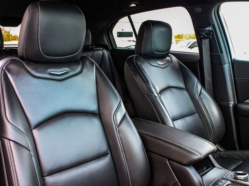 Used 2024 Cadillac XT4 Premium Luxury image 39