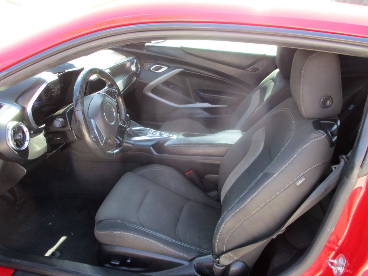 Used 2020 Chevrolet Camaro LS RWD image 13