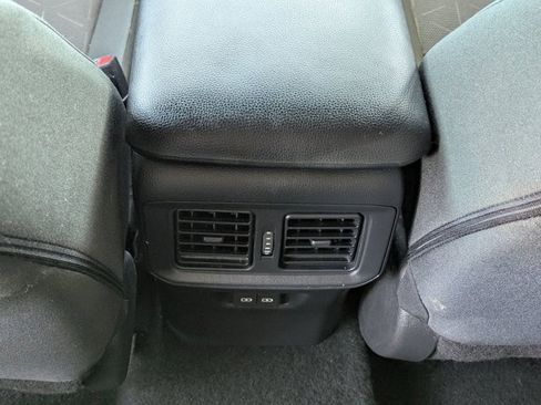 Used 2025 Toyota RAV4 XLE image 17