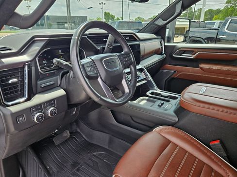 Used 2024 GMC Sierra 2500 Denali Ultimate AWD/4WD image 10