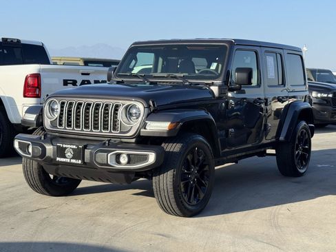 Certified 2025 Jeep Wrangler Unlimited Sahara w/ Safety Group AWD/4WD image 4