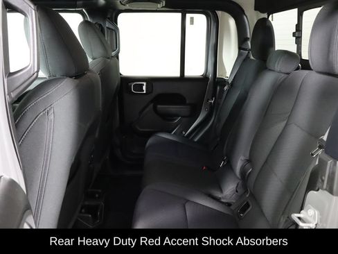 Used 2022 Jeep Gladiator Mojave AWD/4WD image 16