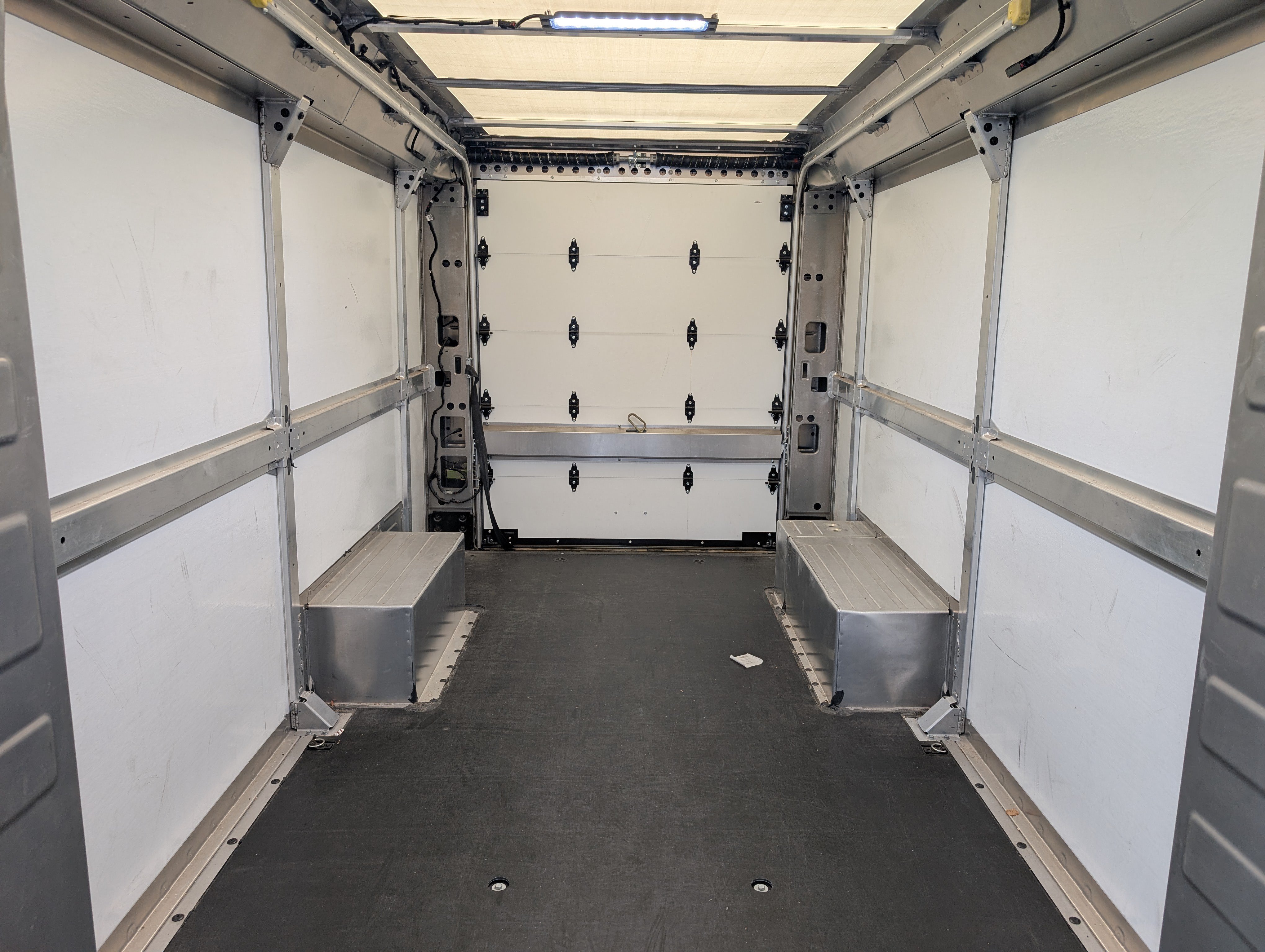 Used 2024 Chevrolet Brightdrop 600 w/ Commercial Equipment Package AWD/4WD image 18