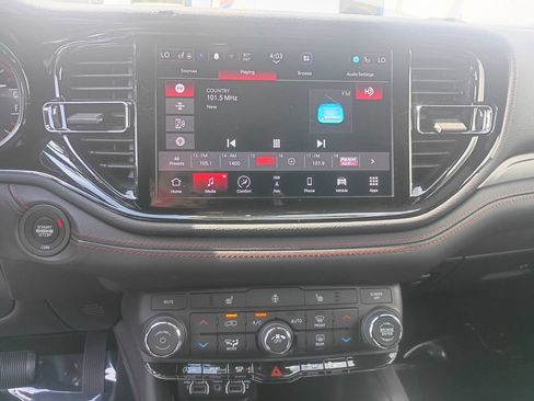 Used 2025 Dodge Durango GT AWD/4WD image 15