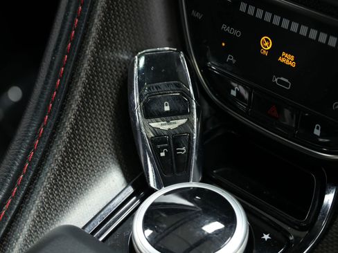 Used 2018 Aston Martin DB11 V12 image 5