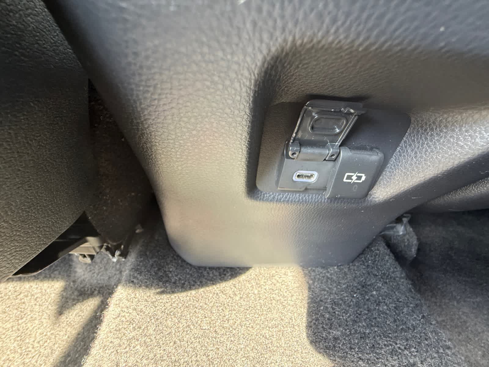 Used 2025 Toyota RAV4 XLE AWD/4WD image 19