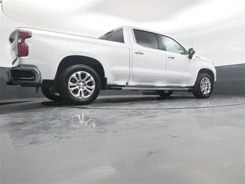 Used 2024 Chevrolet Silverado 1500 LTZ image 38