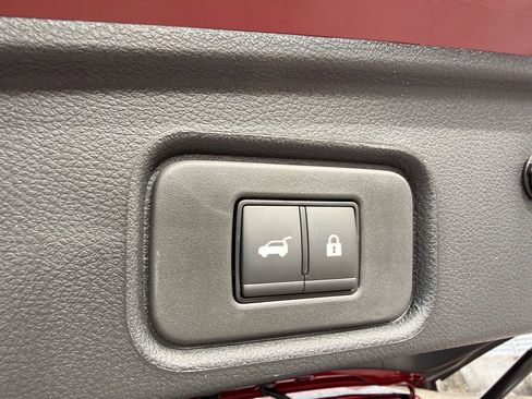 New 2026 Nissan Pathfinder SL image 25