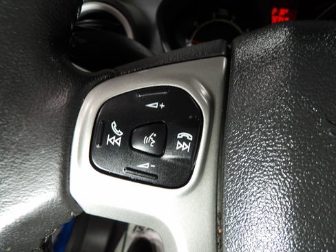 Used 2013 Ford Fiesta SE image 17