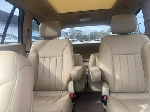 Used 2010 Mercedes-Benz R 350 4MATIC image 19