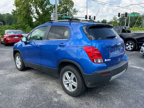 Used 2016 Chevrolet Trax LT w/ LT Sun and Sound Package AWD/4WD image 3