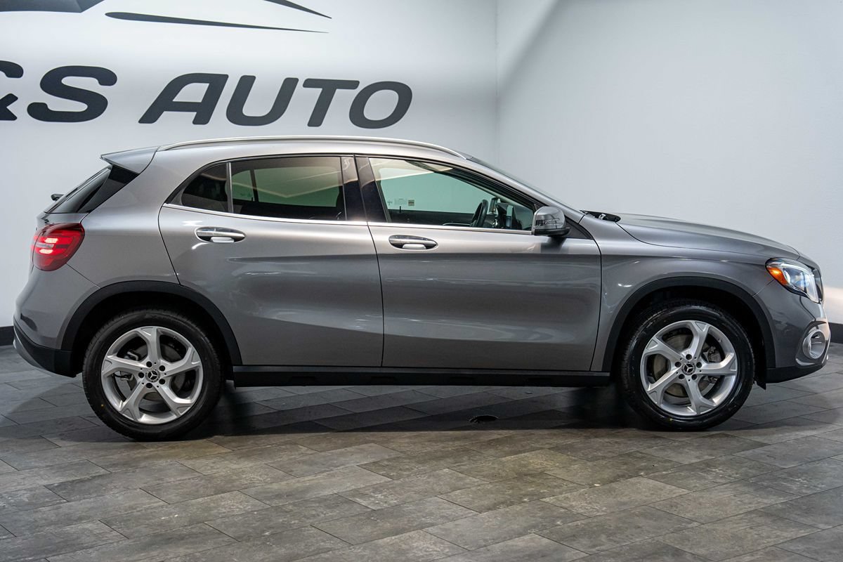 Used 2020 Mercedes-Benz GLA 250 4MATIC w/ Premium Package image 8