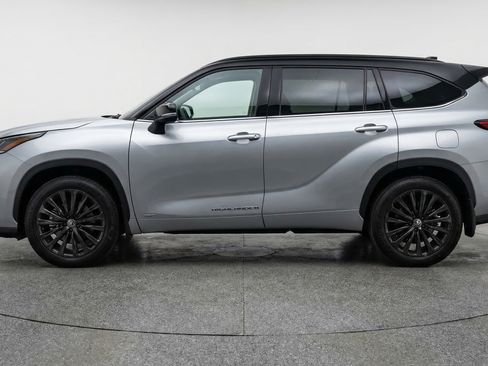 Used 2025 Toyota Highlander XSE image 5