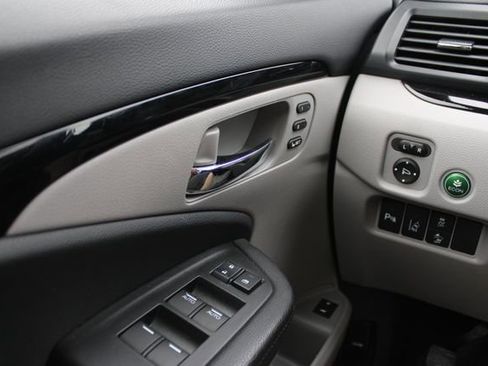 Used 2017 Honda Pilot Touring image 16